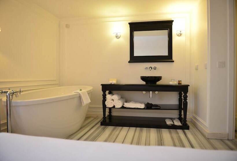 جناح سينيور, Vintage Hotel Alacati