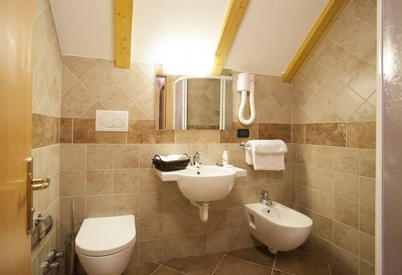 غرفة سوبيريور ثلاثية, Vittoria