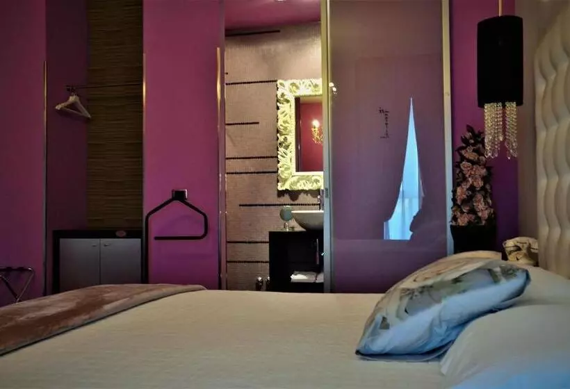 سوییت جونیور لوکس, In   Lounge Room