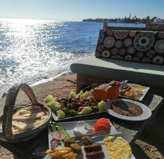 اتاق راحتی سه تخته, Dahab Bay