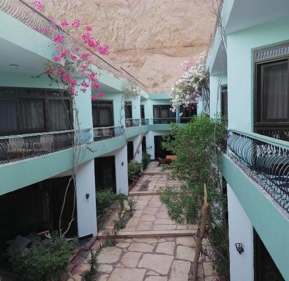 اتاق راحتی سه تخته, Dahab Bay