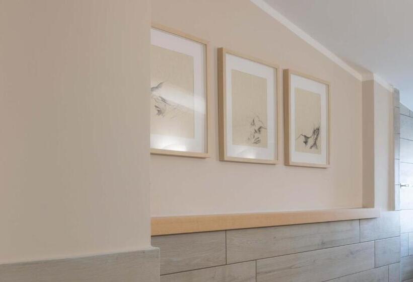 اتاق لوکس با تخت بزرگ, Welchome Charming House