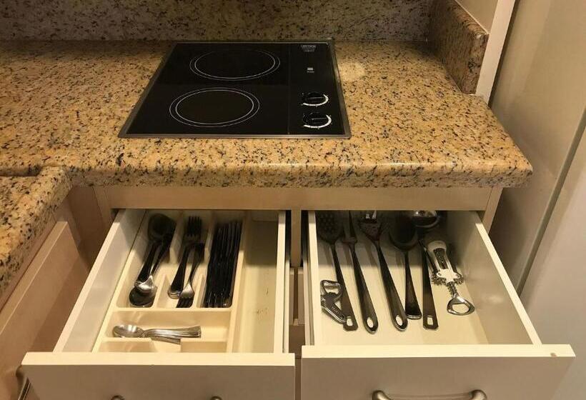 استودیو خانوادگی, Jurerê Beach Village é Destino Floripa