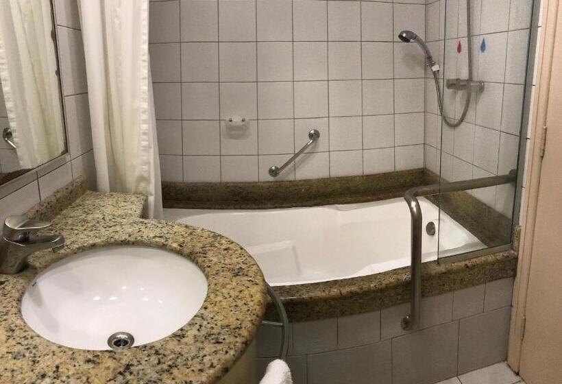 استودیوی استاندارد, Jurerê Beach Village é Destino Floripa