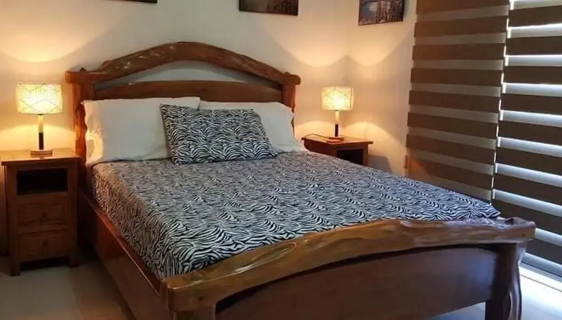Perhehuone, Pico De Loro Resort Condotel