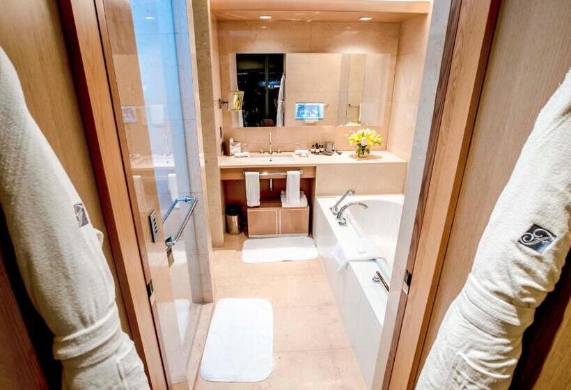 1 Bedroom Apartment City View, Apartments By Fairmont Baku Flame Towers