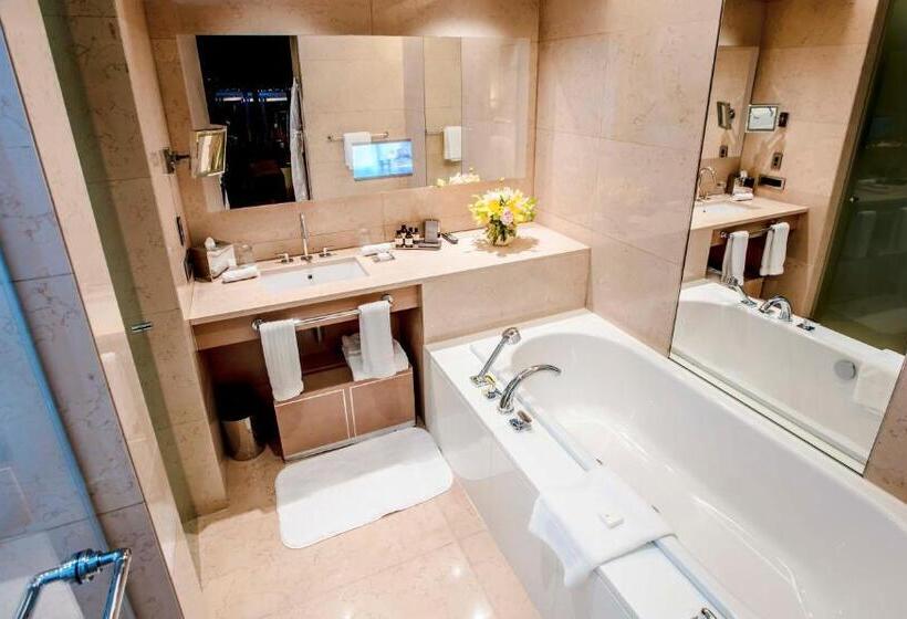 1 Bedroom Apartment City View, Apartments By Fairmont Baku Flame Towers