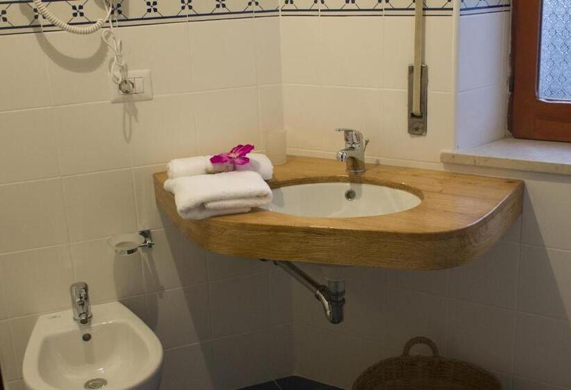 스탠다드 트리플 발코니 룸, B&b Il Muro Vecchio