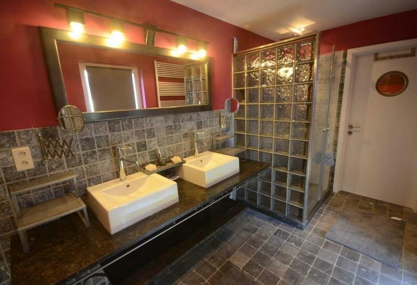 اتاق استاندارد, B&b La Raveline