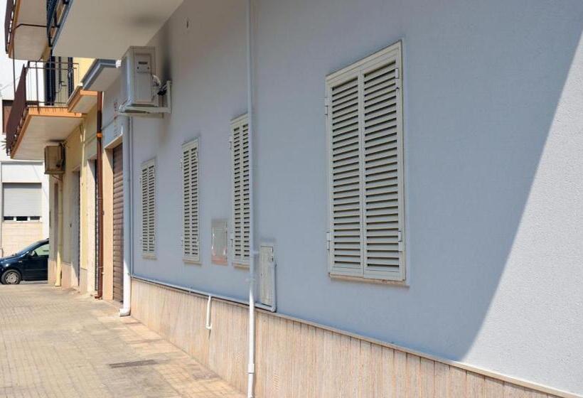 اتاق خانوادگی, Affittacamere A Pochi Passi