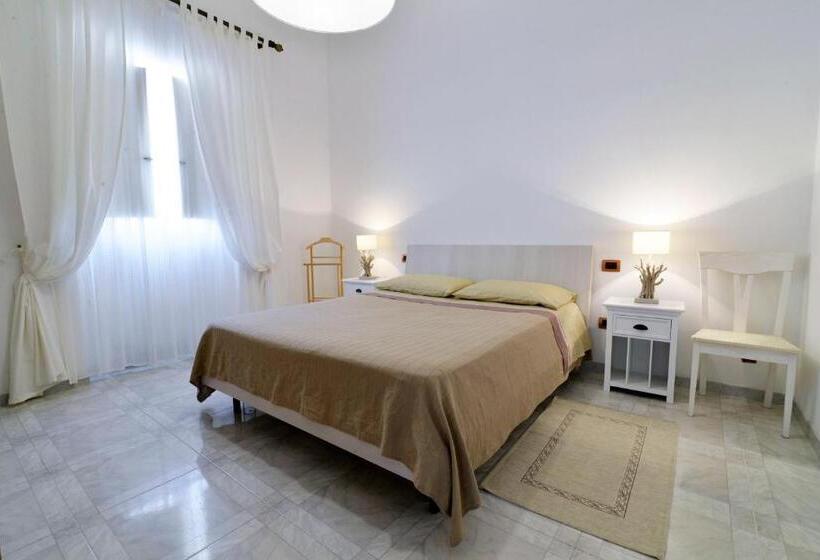 اتاق خانوادگی, Affittacamere A Pochi Passi