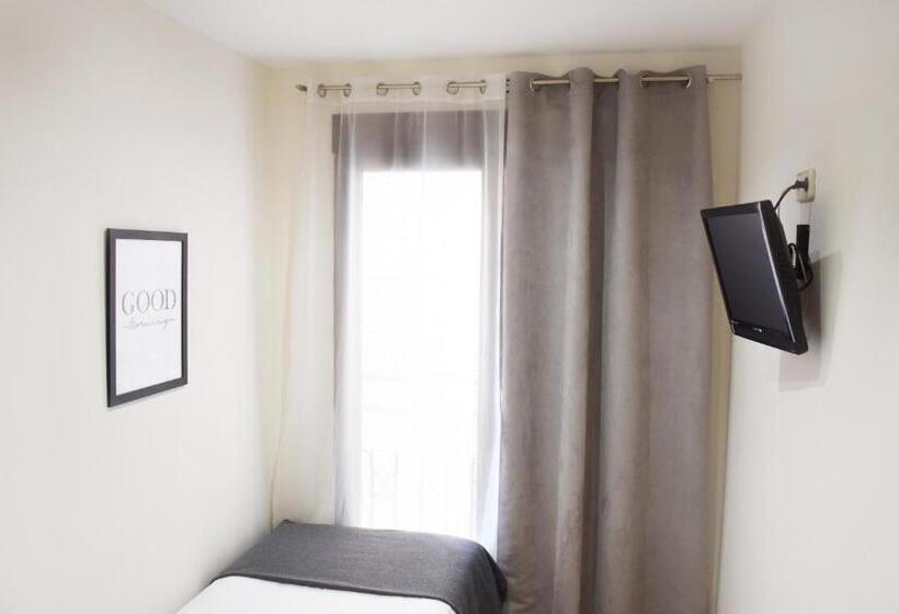 اتاق استاندارد یک تخته با بالکن, Toledorooms Palacios