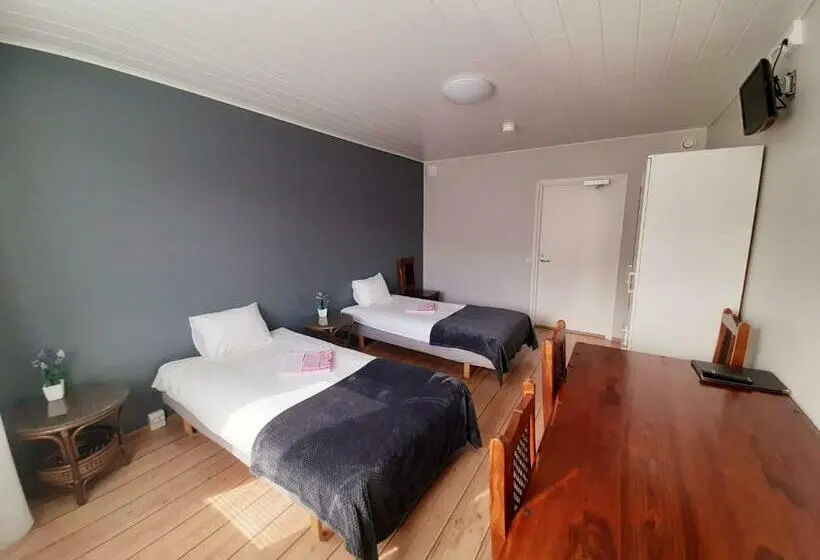 اتاق استاندارد با سرویس بهداشتی مشترک, Center Hostel Kaatrahovi