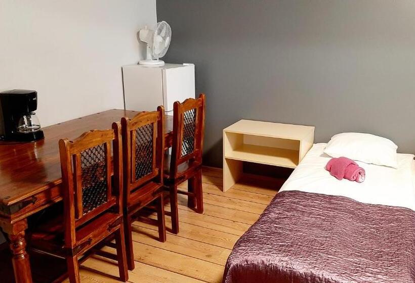 غرفة قياسية ثلاثية حمام مشترك, Center Hostel Kaatrahovi