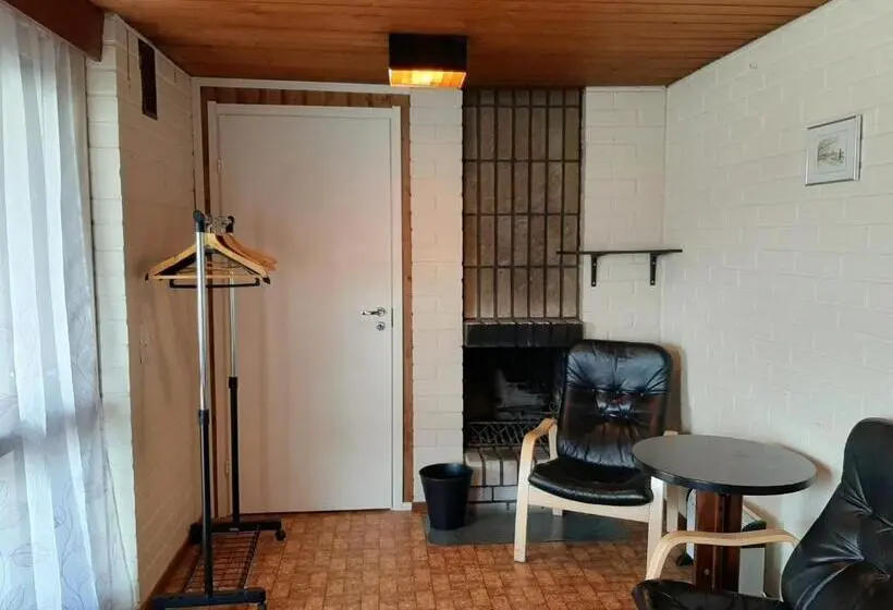 اتاق اکونومی, Center Hostel Kaatrahovi