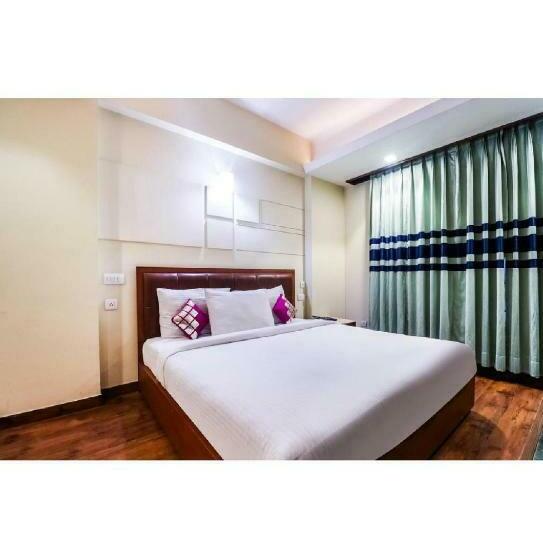 חדר דחוקס עם מיטת קינג, La Silver Leaf