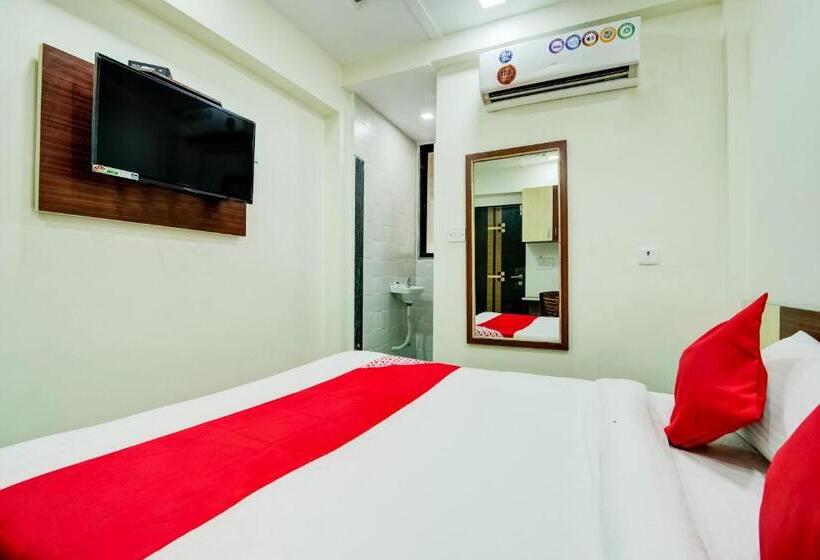 三人经典房间, O Kunal Palace