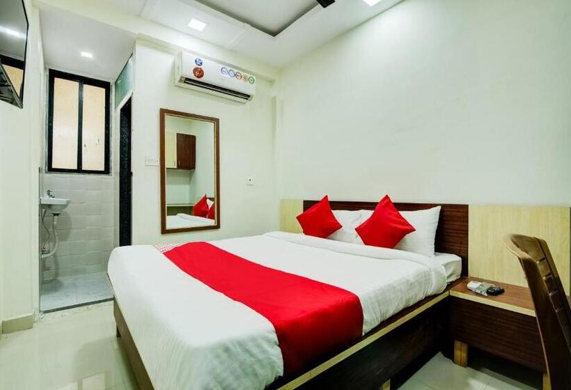 三人经典房间, O Kunal Palace