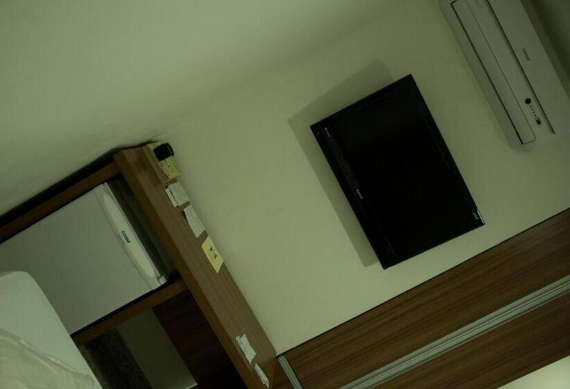 4인용 스탠다드 룸, Bombonato Hotel   Fácil Acesso Ao Aeroporto E Parque De Exposições Abcz   By Up