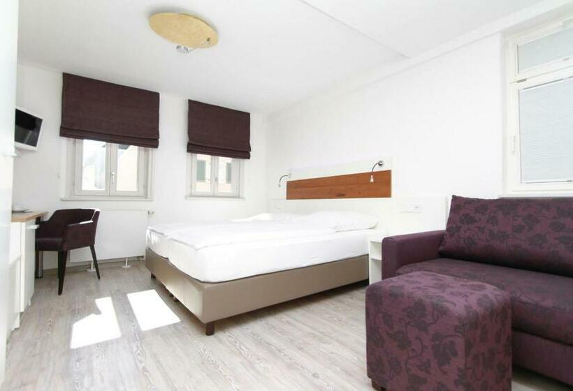 Quarto Estandar, Soleiado