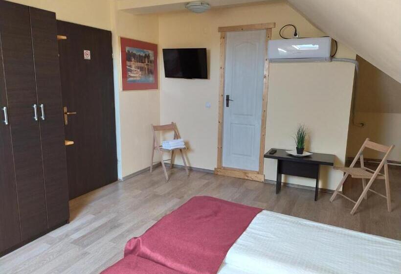 스탠다드 트리플 룸, Pensiunea Bulevard