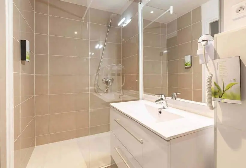 اتاق استاندارد سه نفره, B&b Hotel Saint Jean De Luz