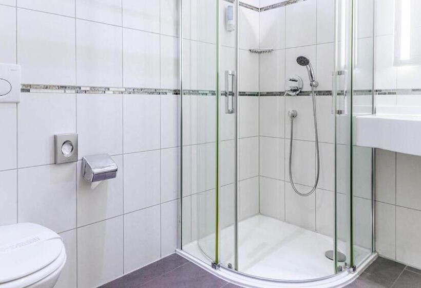 חדר סטנדרט לארבעה, Bodensee Hotel Kreuz