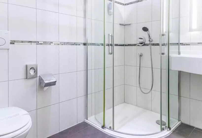 スタンダード4人部屋, Bodensee Hotel Kreuz
