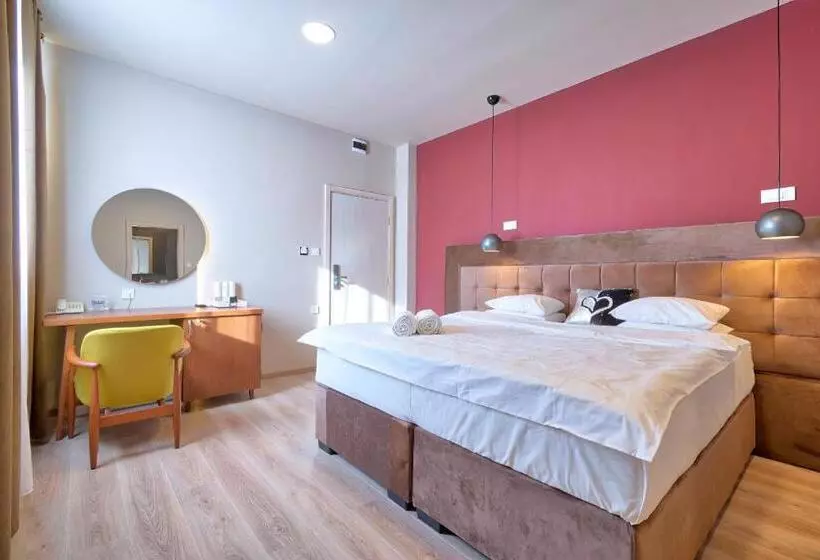 اتاق استاندارد یک نفره, Boutique Hotel St Georgije