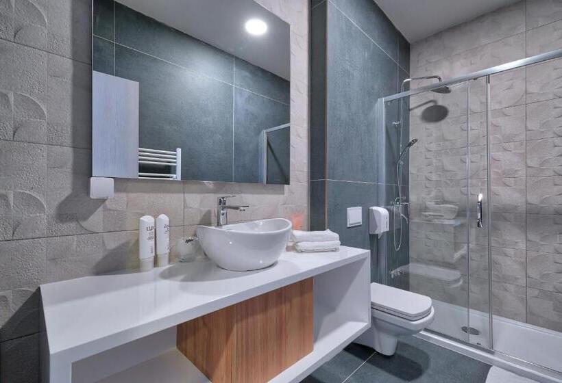 اتاق استاندارد سه نفره, Boutique Hotel St Georgije