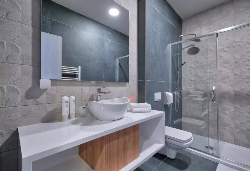 اتاق استاندارد سه نفره, Boutique Hotel St Georgije