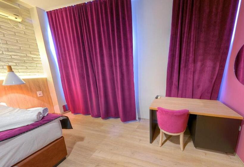 اتاق لوکس, Boutique Hotel St Georgije