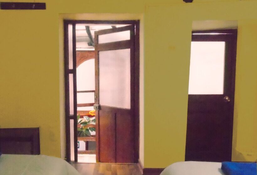 スタンダードトリプルルーム, Hostal Tu Hogar