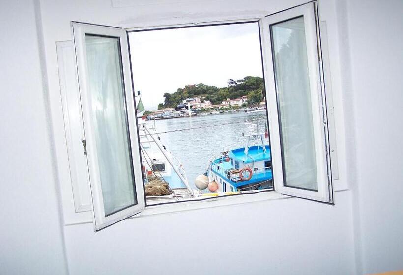 带海景标准四人间, Albergo Locanda Sul Mare