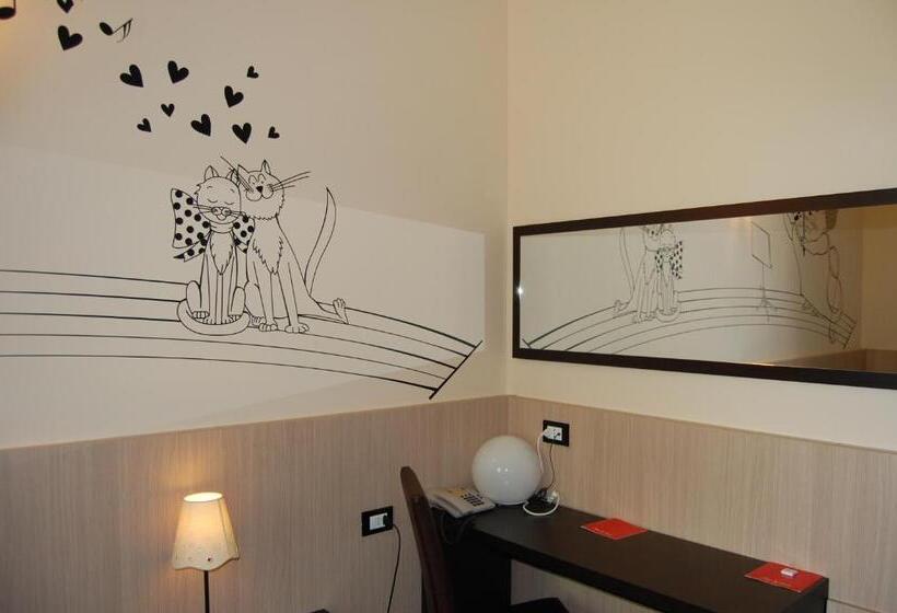 اتاق استاندارد سه نفره, Albergo Visconti