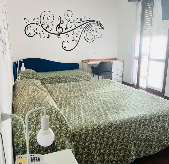 اتاق استاندارد سه نفره, Albergo Visconti