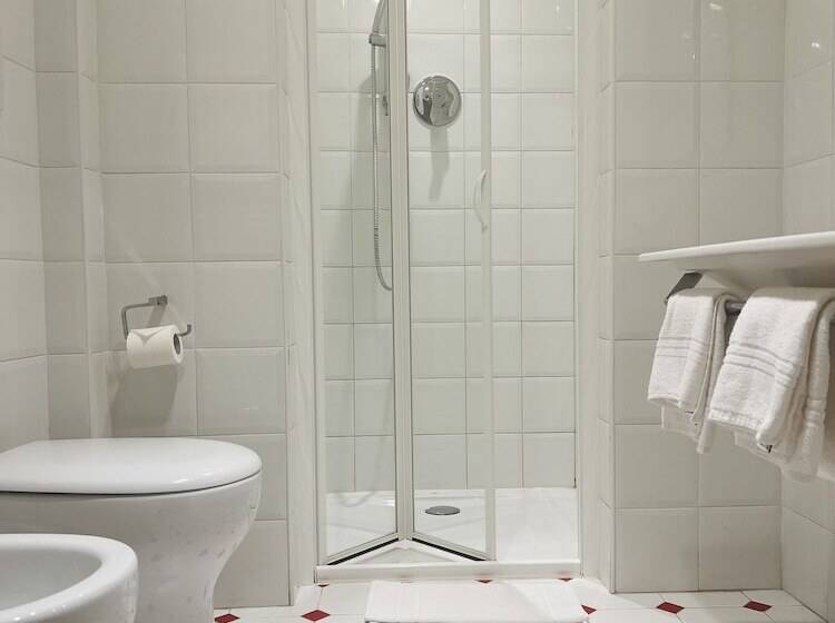 اتاق استاندارد, Albergo Visconti