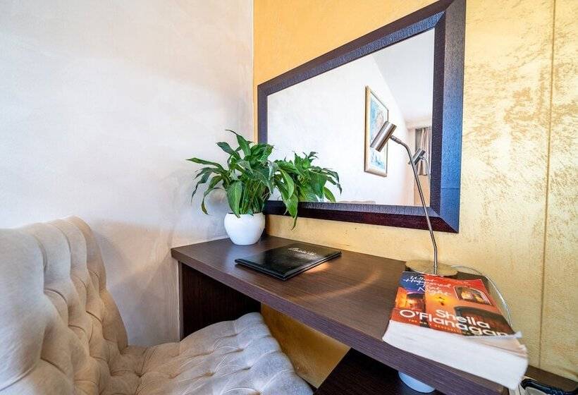 اتاق استاندارد, Alexandar Lux