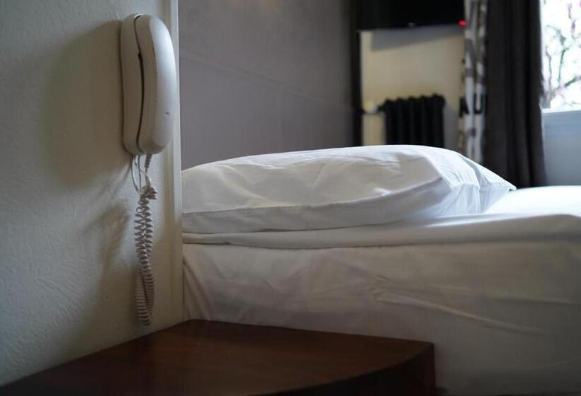 标准单人间, De Quebec