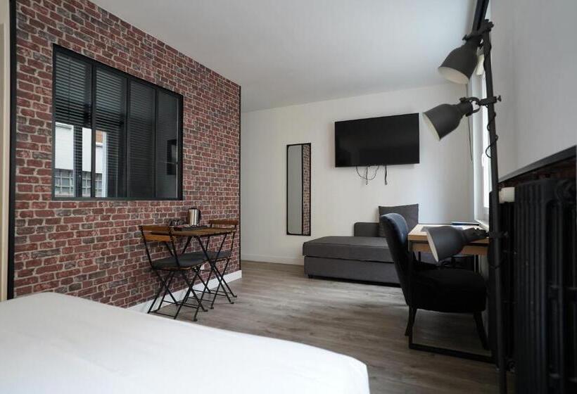 标准三人间, De Quebec