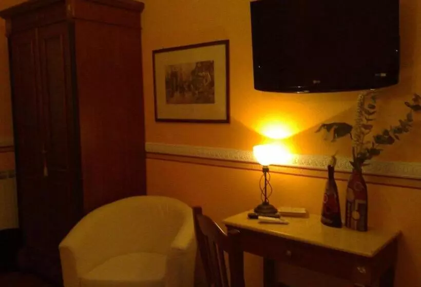 Chambre Standard Individuelle, Amadeus