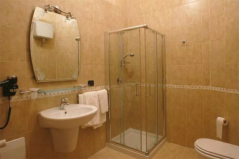 Chambre Standard, Amadeus