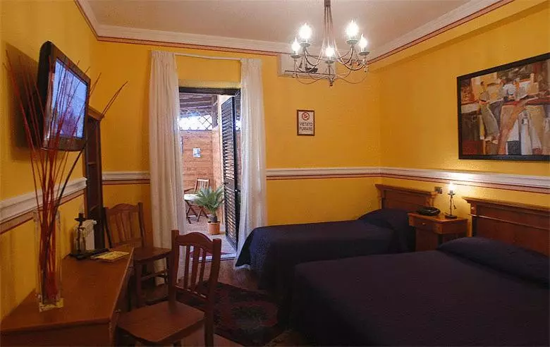 Chambre Triple Standard, Amadeus