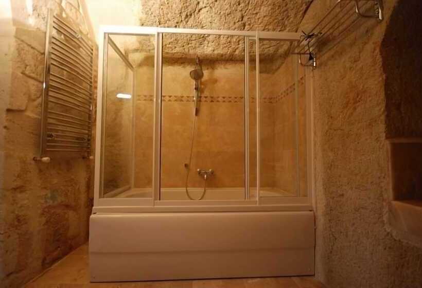 豪华房间, Asia Minor