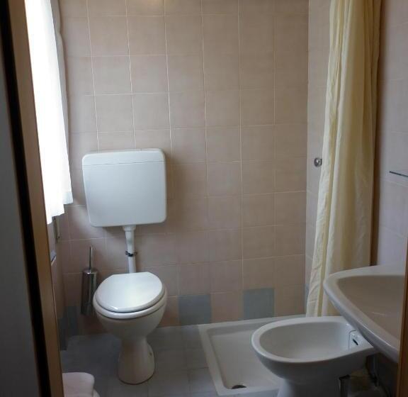 اتاق استاندارد یک نفره, Aurora