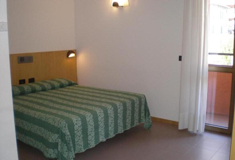 اتاق استاندارد یک نفره, Aurora