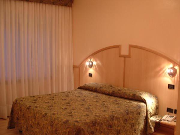 سوییت جونیور, Aurora