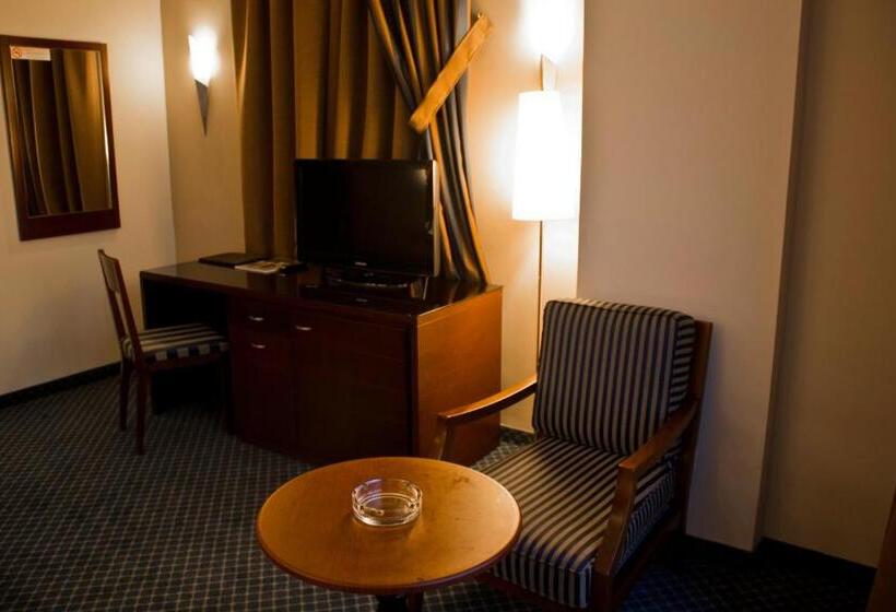 سوییت جونیور با چشم‌انداز دریا, Bel Azur Hotel   Resort