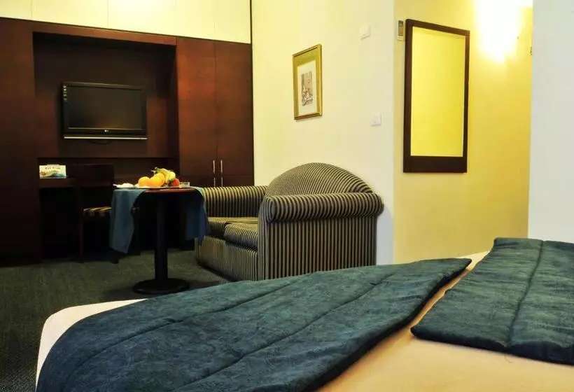 سوییت جونیور با چشمانداز دریا, Bel Azur Hotel Resort