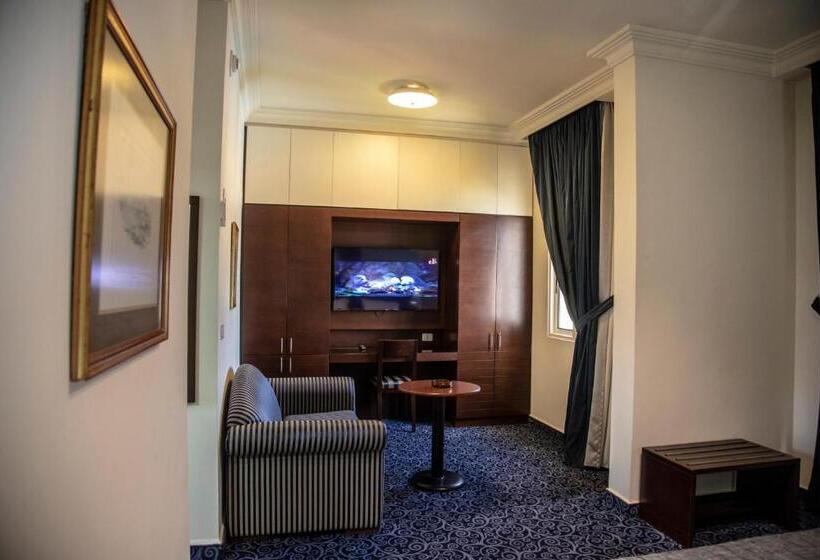 سوییت جونیور با چشم‌انداز دریا, Bel Azur Hotel   Resort